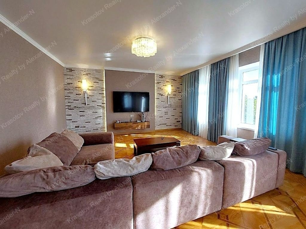 продажа многокомнатной квартиры номер A-174795 в Приморском районе, фото номер 32